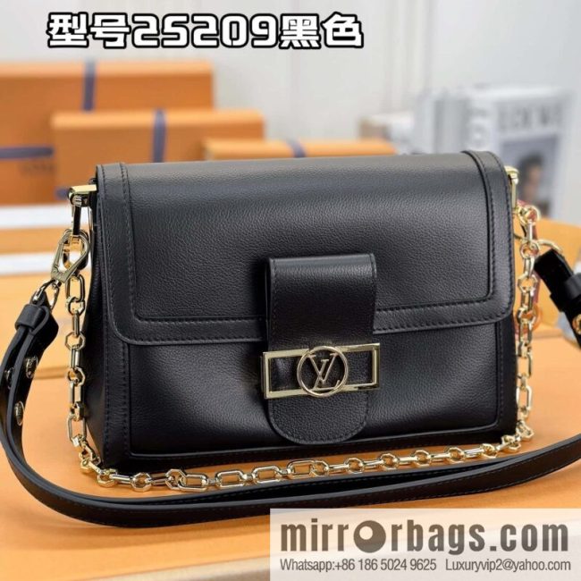 LV M25209 DAUPHINE SOFT M handbag
