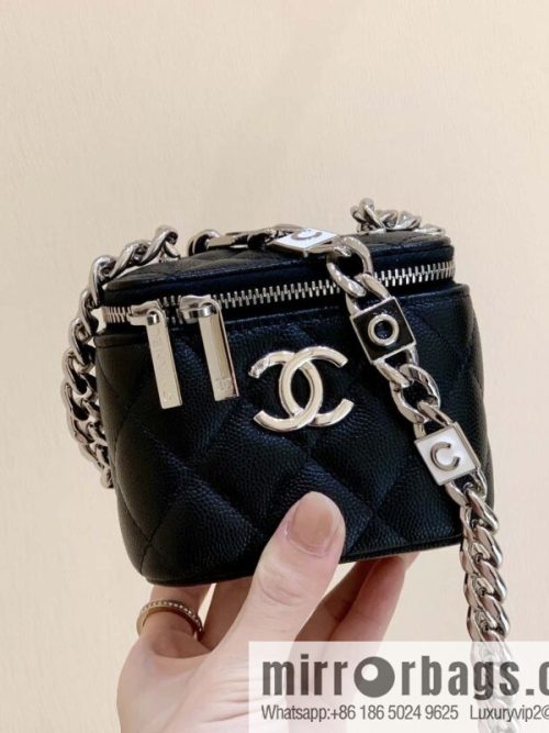 CHANEL 2022cc spring and summer series, enamel buckle lychee leather mouth red envelope AP2718