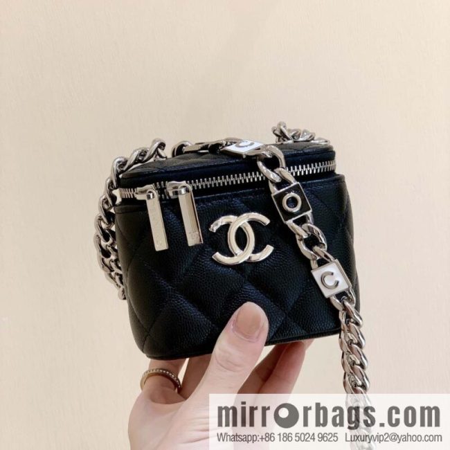 CHANEL 2022cc spring and summer series, enamel buckle lychee leather mouth red envelope AP2718