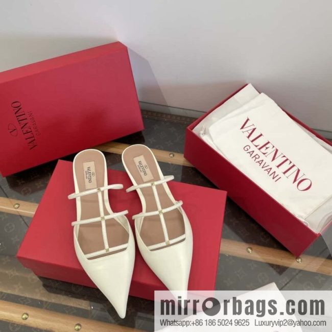 𝐕𝐚𝐥𝐞𝐧𝐭𝐢𝐧𝐨 Warren Newest pointy straps, kitten heels, muller sandals, slippers