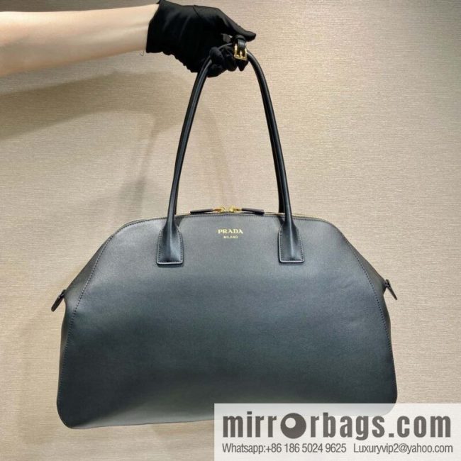 PRADA 🎉 new 🎉 1BG506 black