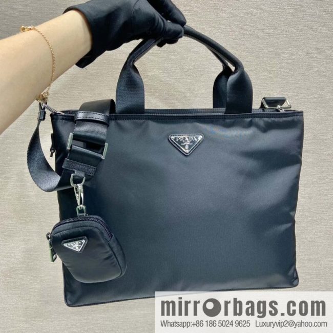 PRADA 🎉 upgrade/neutral briefcase 🎉 1BG876A
