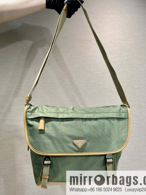 PRADA 🎉 new messenger bag 🎉🎉 2VD052A large new color