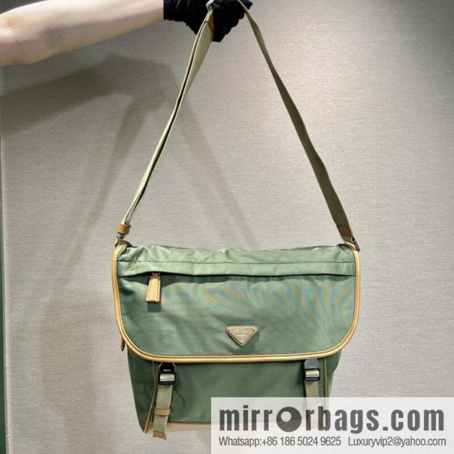 PRADA 🎉 new messenger bag 🎉🎉 2VD052A large new color
