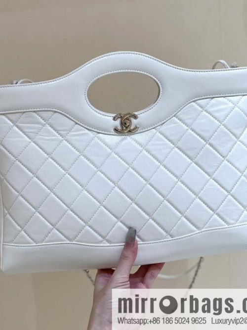 CHANEL 24S horizontal 31bag oil wax sheepskin AS4854