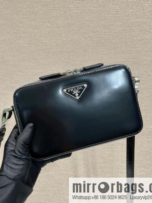 PRADA 🎉 new mailman bag 🎉 2VH173 glossy black
