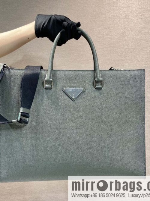 PRADA 🎉 new briefcase 🎉🎉 2VG101 new color