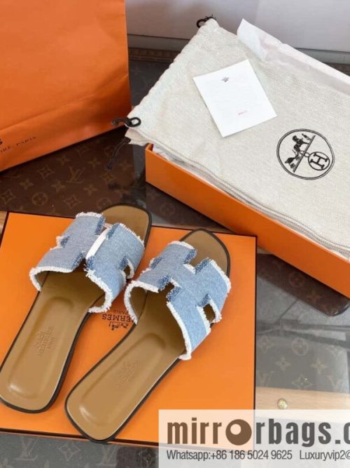 The latest denim tassel slippers from Hermès