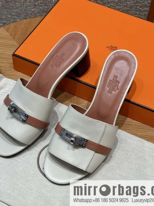 Hermès 187 Gigi kelly heels, plain weave/Swift milkshake white/ck10/Craie/Nude pink