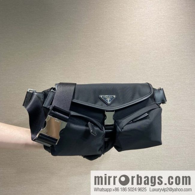 PRADA 🎉 new 🎉 2VH174 breast bag/fanny pack