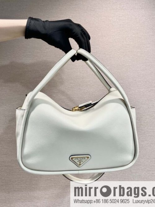 PRADA 🎉 New 🎉 1BA451 🎉🎉 White
