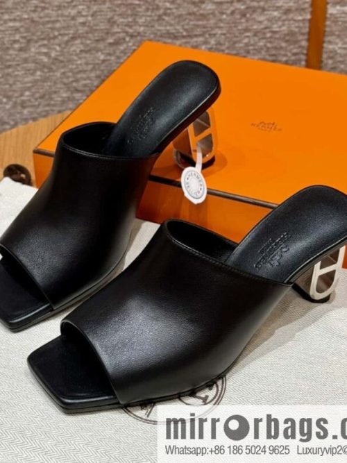 Hermès 122 lconique 60 sandals, black/ck89/noir calfskin/Nappa