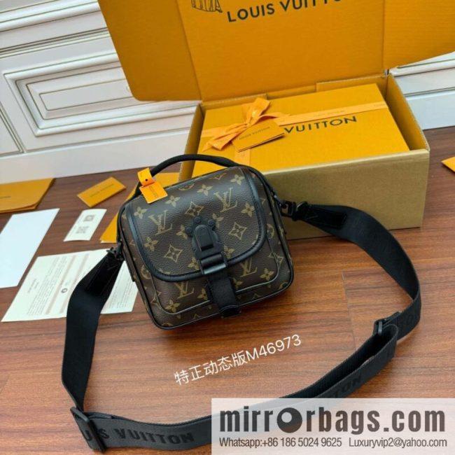 LV M46973 Season\'s new QUEST mailman bag