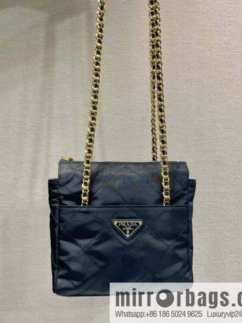 PRADA 🎉 crossbody bag 🎉🎉🎉 1BD647