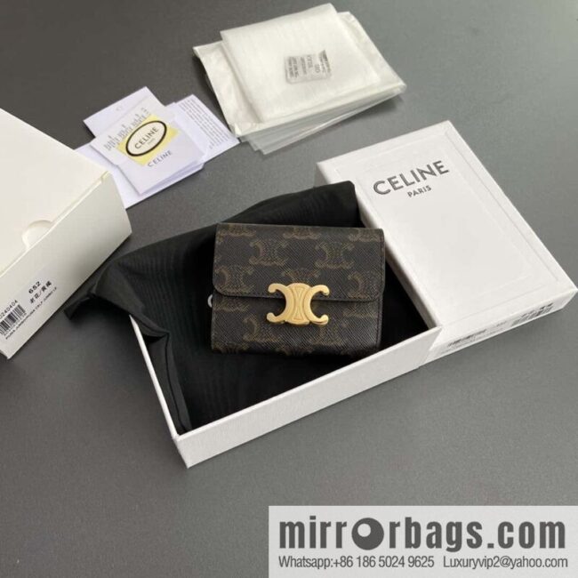 wsxc1718374882741_0-800x800addilsdrqtv195234_20250709021725.jpg Celine TRIOMPHE logo printed short wallet 10l652DS3.04LU653