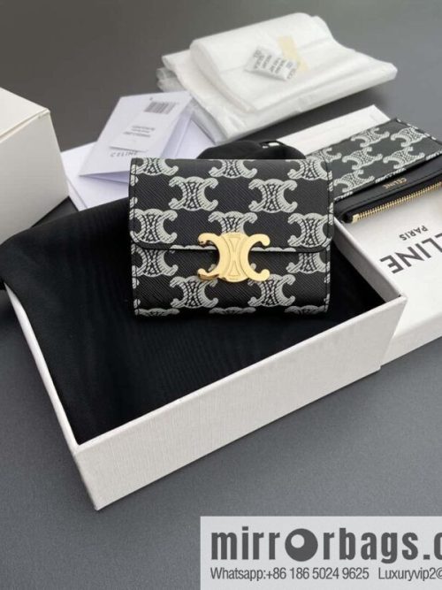 Celine TRIOMPHE logo printed short wallet 10l652DS3.04LU653