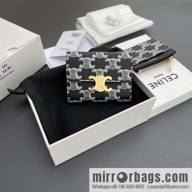 Celine TRIOMPHE logo printed short wallet 10l652DS3.04LU653