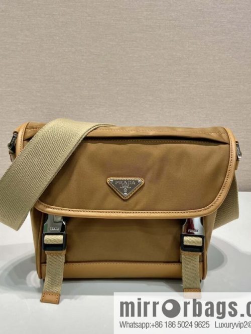 Prada 🎉 new messenger bag 🎉🎉 2VD066