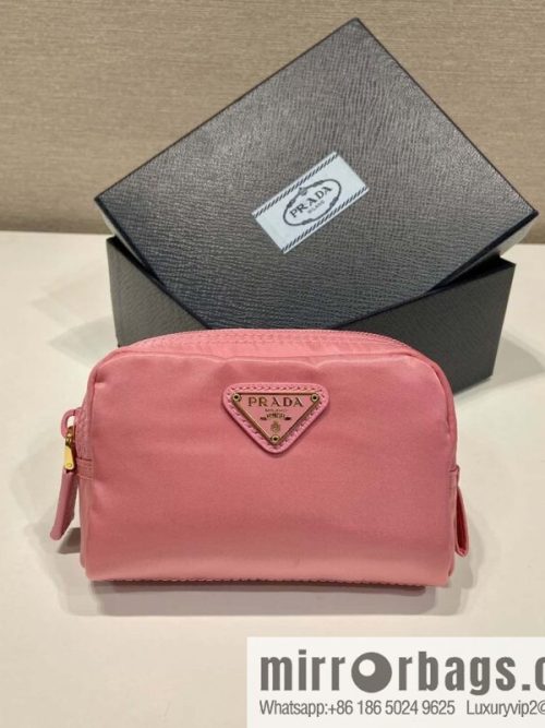 Prada 🎉 small hand bag 🎉 1NA339/K