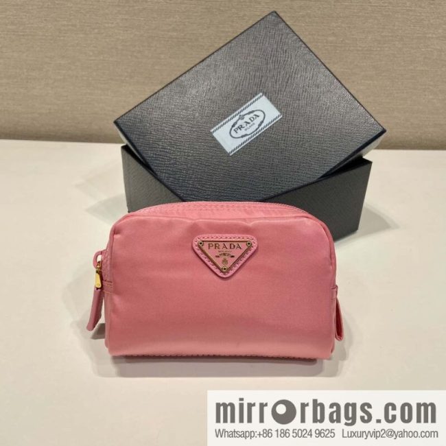 Prada 🎉 small hand bag 🎉 1NA339/K