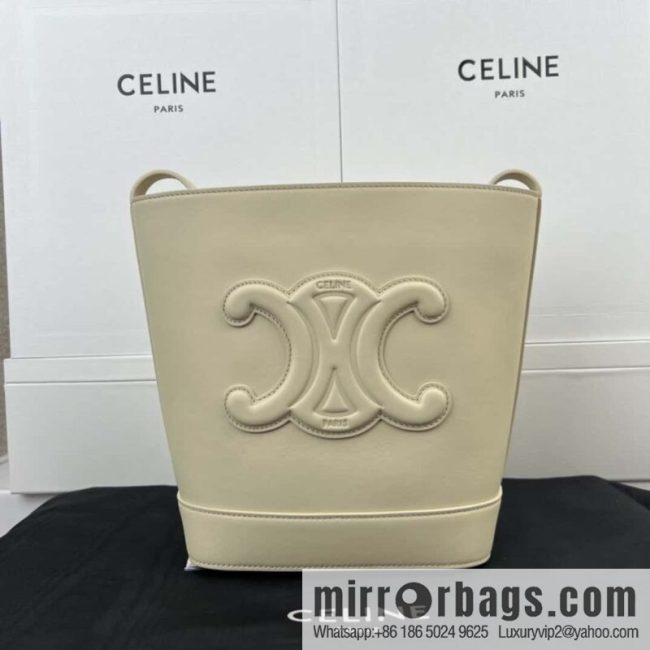 CELINE CUIR TRIOMPHE Small smooth leather bucket bag 198243