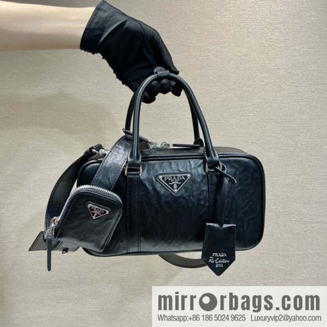 PRADA 🎉 new Boston 🎉 1BB098 S