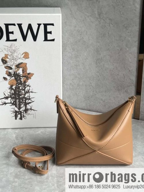 LOEWE 𝐩𝐮𝐳𝐳𝐥𝐞 𝐟𝐨𝐥𝐝 𝐩𝐨𝐮𝐜𝐡 Mahjong Bag 0696 Brown