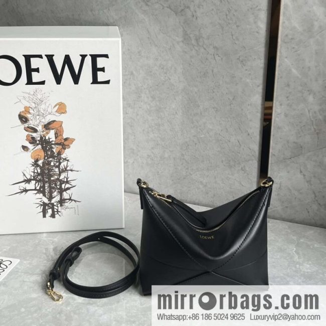 LOEWE 𝐩𝐮𝐳𝐳𝐥𝐞 𝐟𝐨𝐥𝐝 𝐩𝐨𝐮𝐜𝐡 bag 0696 black