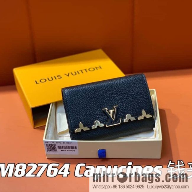 [Original order boutique] M82764 black full leather tri-fold wallet series Capucines wallet M82764 82835 white (floral)