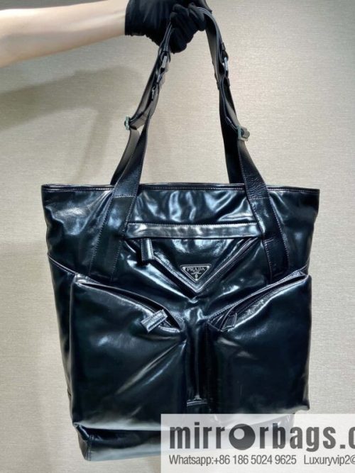 PRADA 🎉 new tote bag 🎉 2VG120 oil wax leather