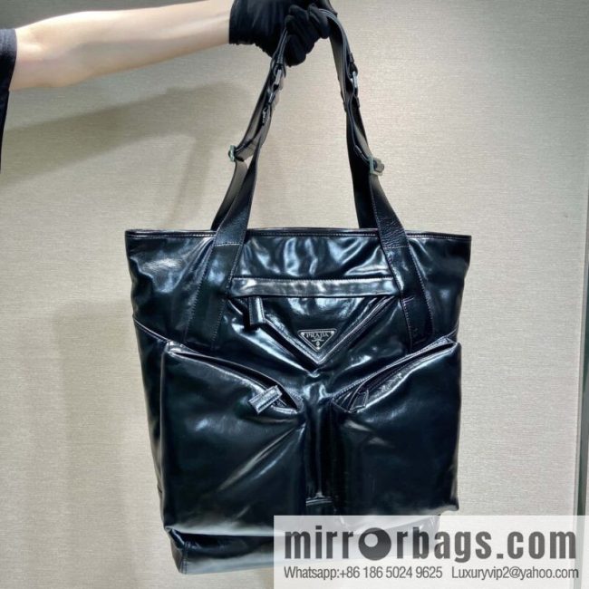 PRADA 🎉 new tote bag 🎉 2VG120 oil wax leather