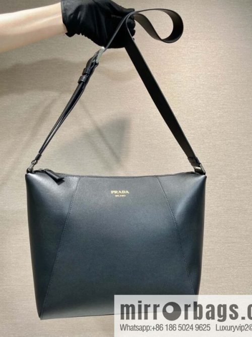 PRADA 🎉 new messenger bag 🎉 2VH177