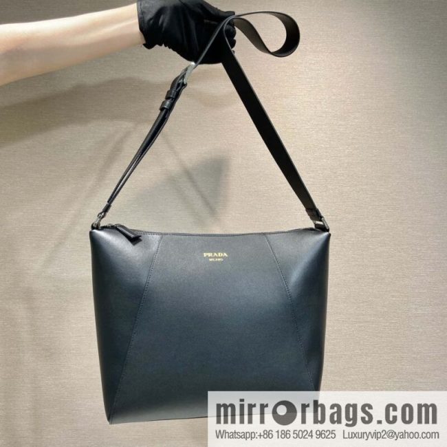 PRADA 🎉 new messenger bag 🎉 2VH177