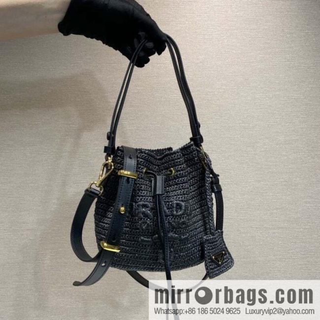 PRADA 🎉 bucket bag 🎉 1BE068