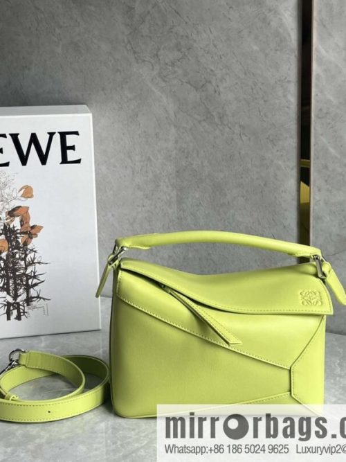 LOEWE puzzle new geometric pack 0681 neon green 24CM