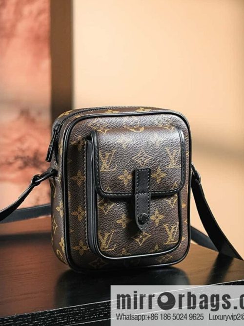 LV 𝐂𝐇𝐑𝐈𝐒𝐓𝐎𝐏𝐇𝐄𝐑 Camera Bag Series #M69404