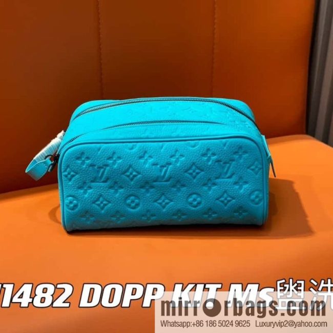 [Original order boutique] M11482 blue full leather embossed, toilet bag series, the new DOPP KIT Ms toilet bag of the season M44494