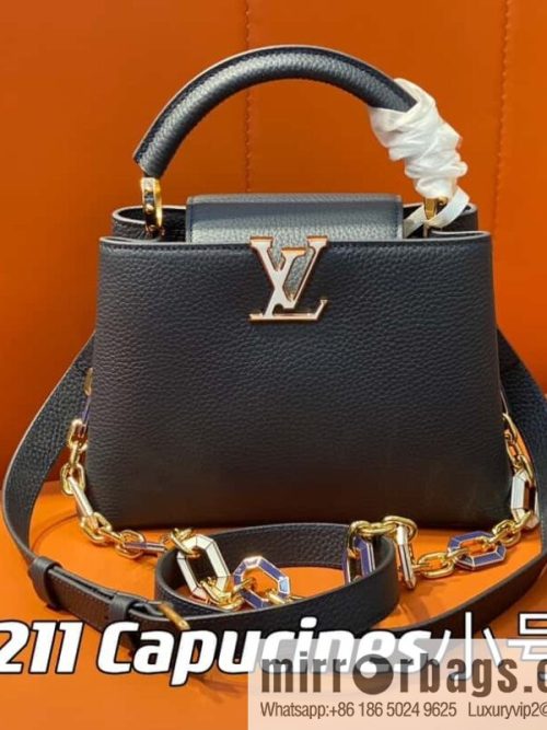 [Original order boutique] M25211 (chain strap) M24863 full leather cap that English series Capucines small handbag