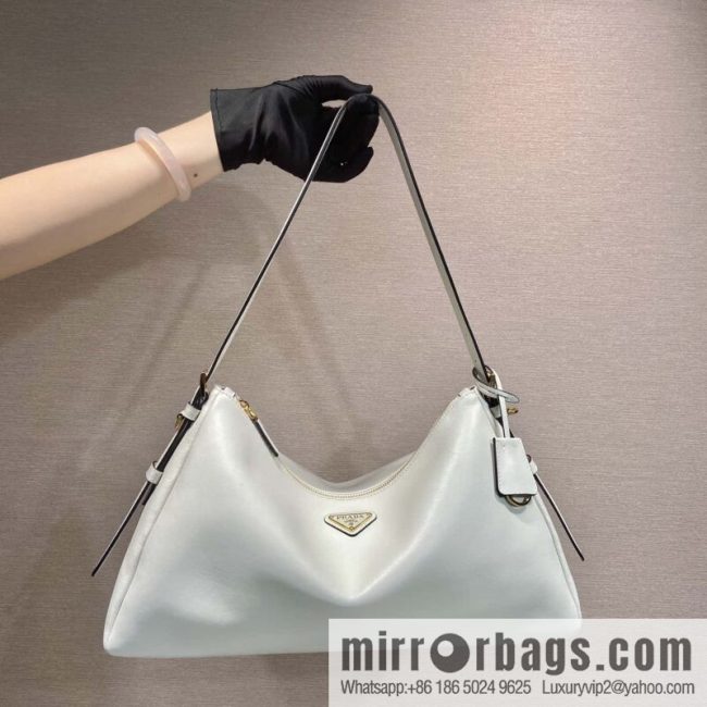 PRADA 🎉 new Aimee armpit bag 🎉 1BC228 🎉 white