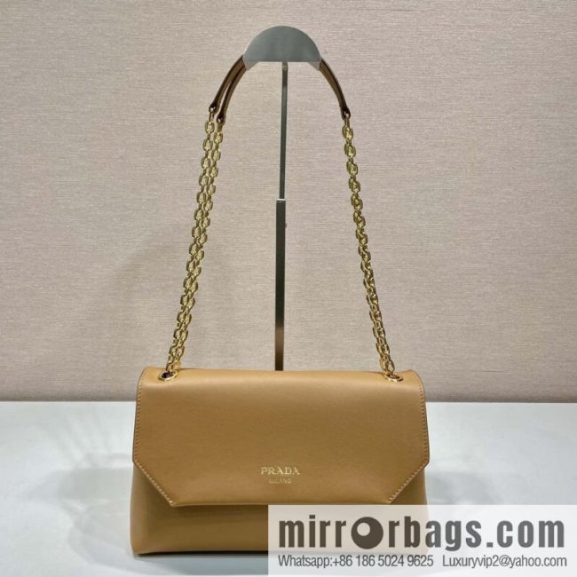 PRADA 🎉 new small 🎉 1BD371 women 🎉 brown