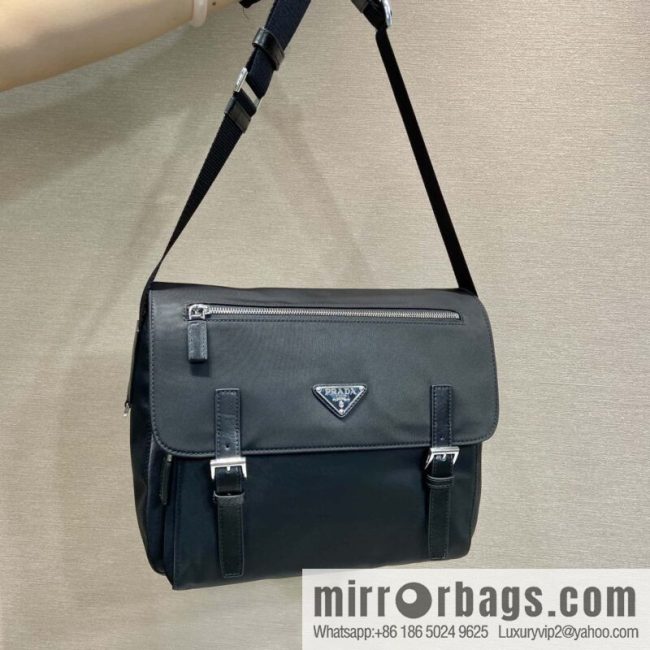 PRADA 🎉 upgraded messenger bag 🎉 BD671B😘