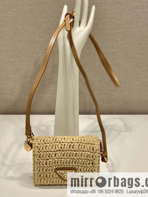 PRADA 🎉 woven packet 🎉 1MR024mini