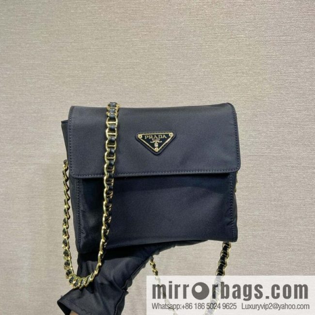PRADA 🎉 medieval small satchel 🎉🎉🎉 1BD648