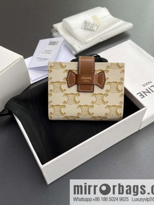 CELINE TRIOMPHE logo printed short three-fold wallet 10H262DB7.04LU