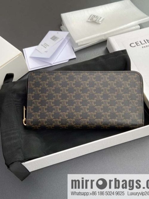 CELINE TRIOMPHE logo printing full zipper opening and closing 10l552DS3.04LU