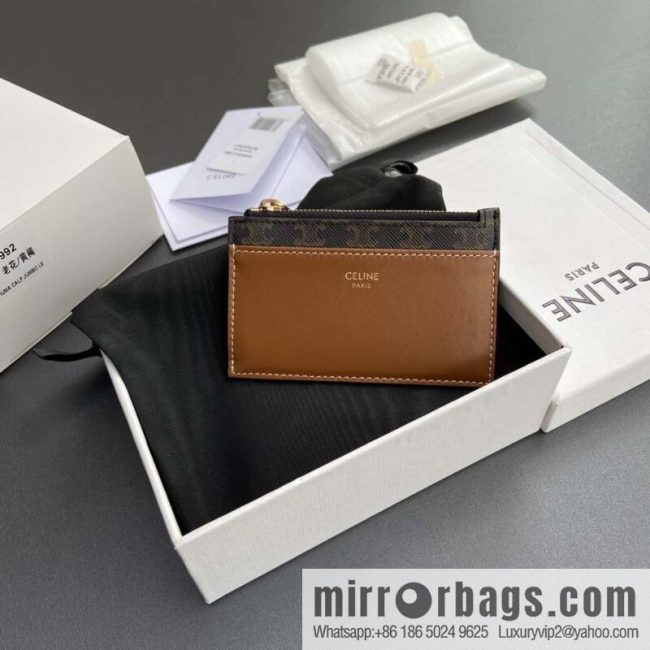 CELINE TRIOMPHE Logo Printed Sheepskin Zipper Card Pack 10F992BZ.9.04LU