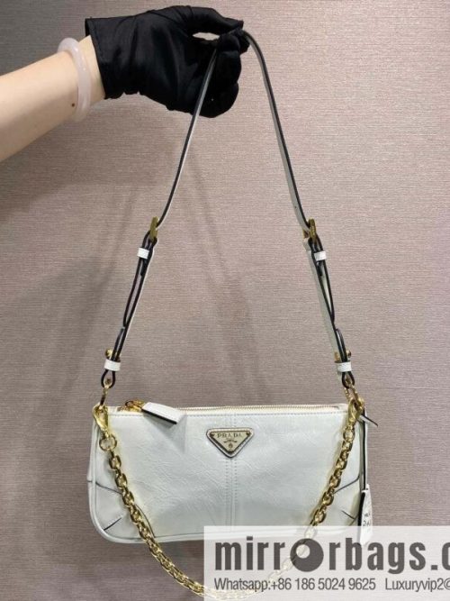 PRADA 🎉 new armpit bag 🎉 1BC221 🎉🎉 white