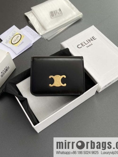 CELINE TRIOMPHE shiny cow leather short wallet 10K623DPV.38NO 622