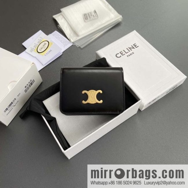 CELINE TRIOMPHE shiny cow leather short wallet 10K623DPV.38NO 622