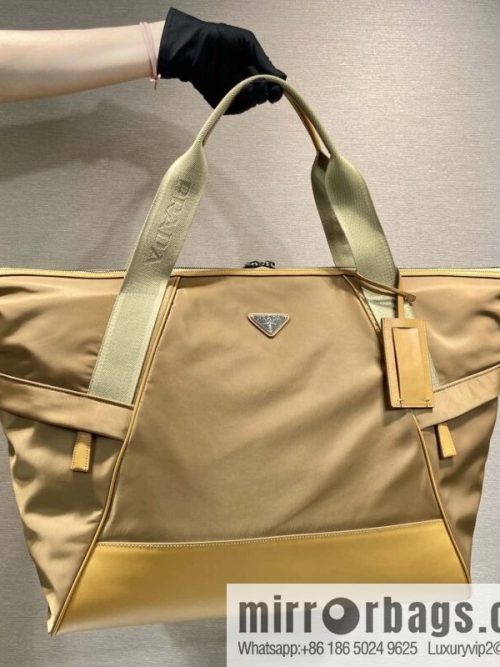 PRADA 🎉 new travel bag 🎉 2VC040